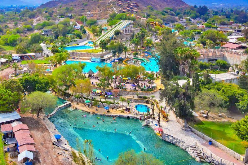 Este Balneario De Hidalgo Tiene Aguas Termales Y Uno De Los Toboganes