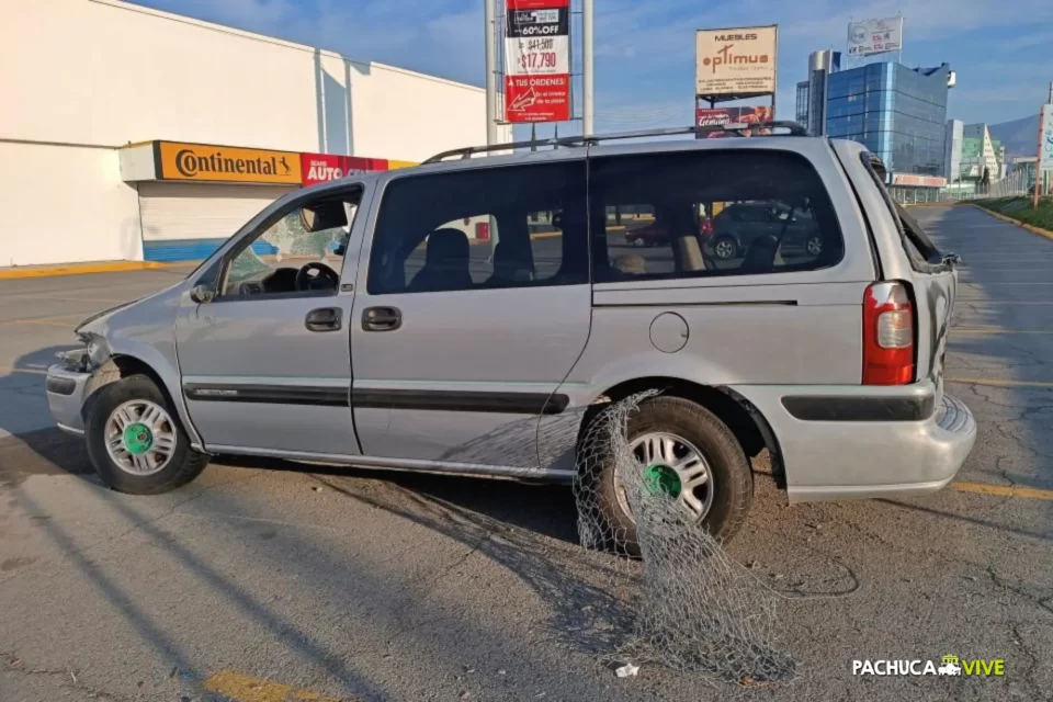 Fotos As Acab Una Camioneta Tras Volcar Y Tumbar La Reja En Plaza