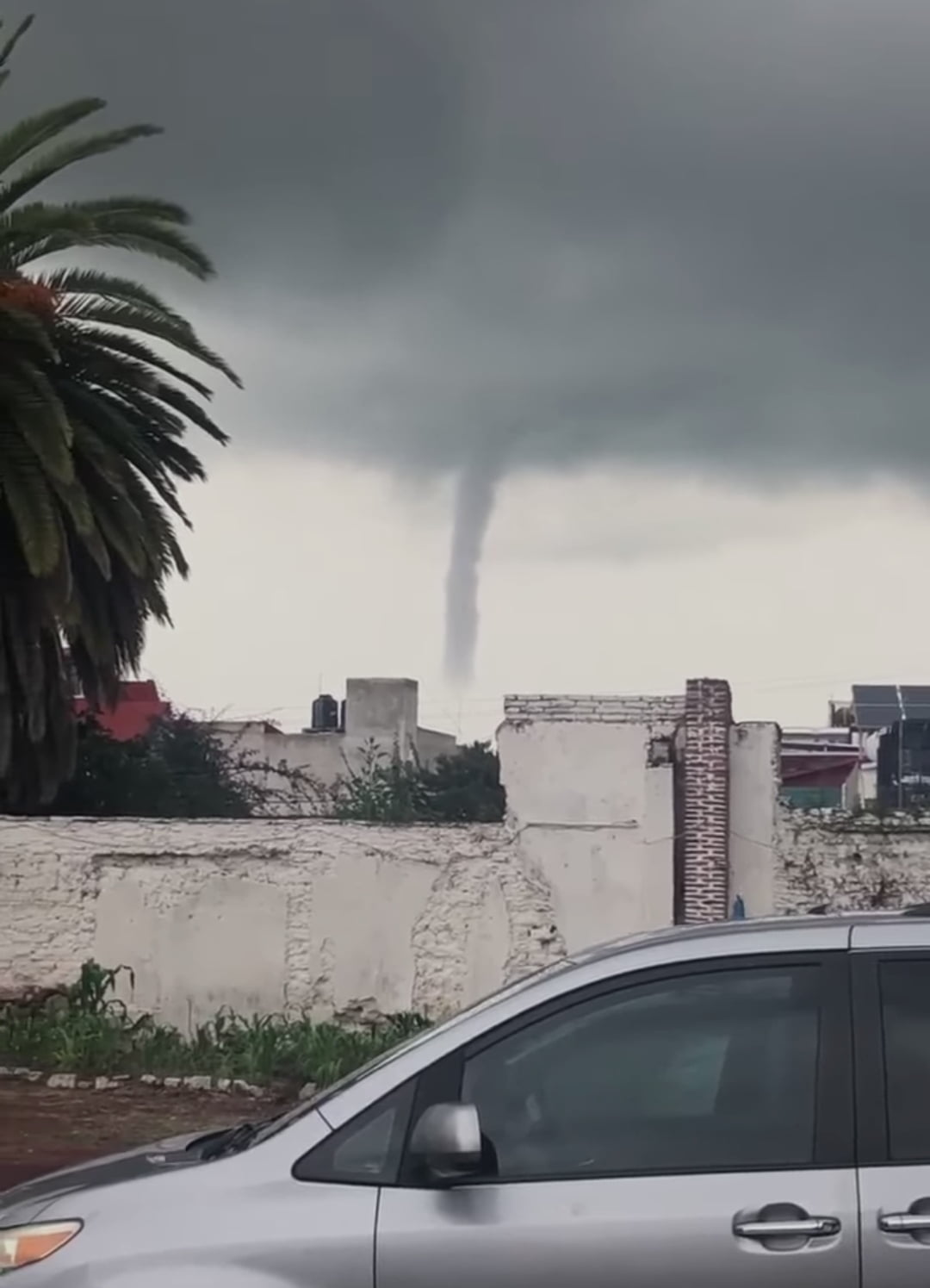 Casi tornado, se forma impresionante nube embudo en Tulancingo (fotos)