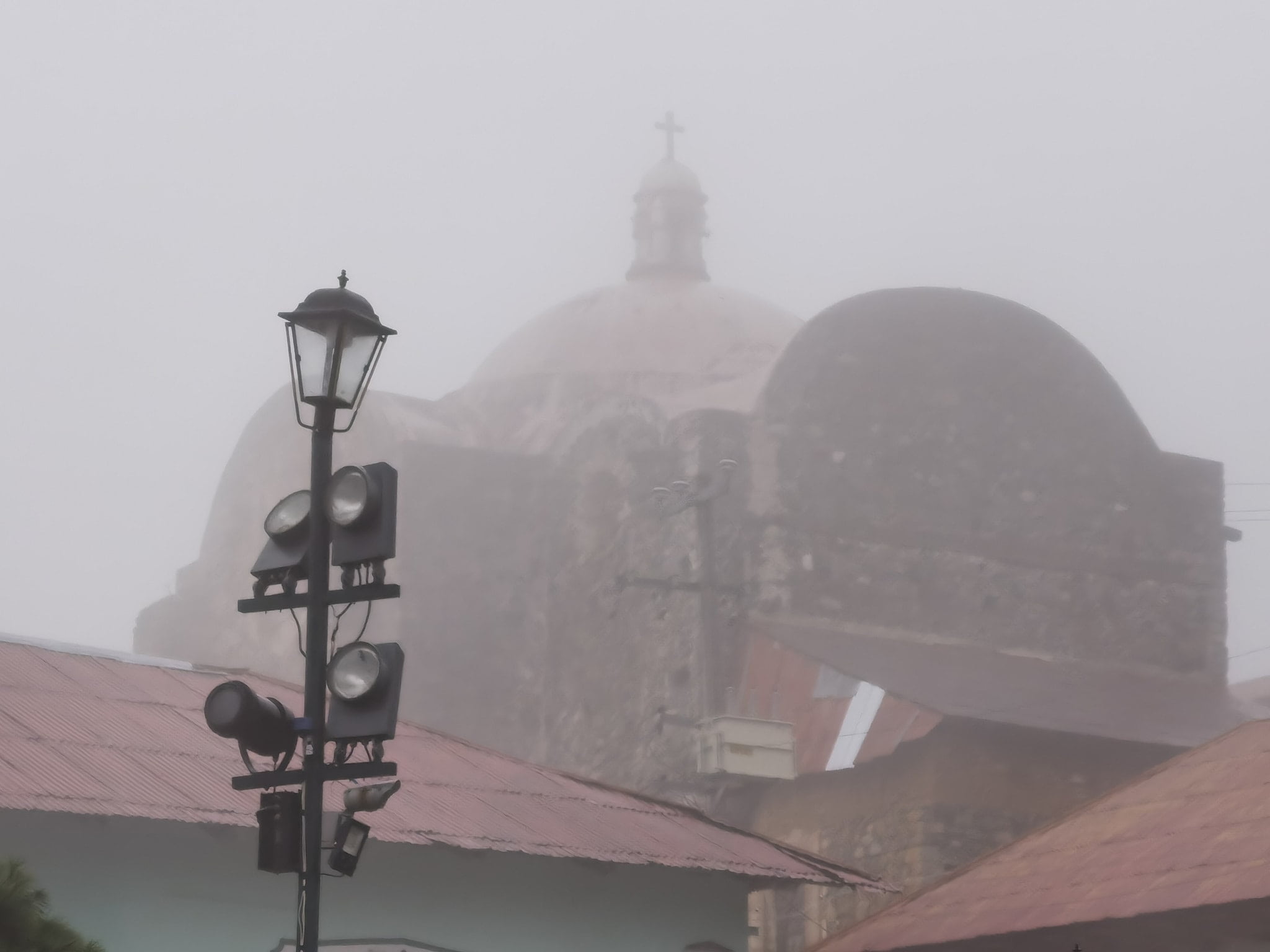 #Galería: Entre nubes, las postales que dejó el clima en Real del Monte