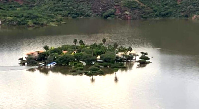 Queda casi sumergida la isla Tzibanzá en la presa Zimapán