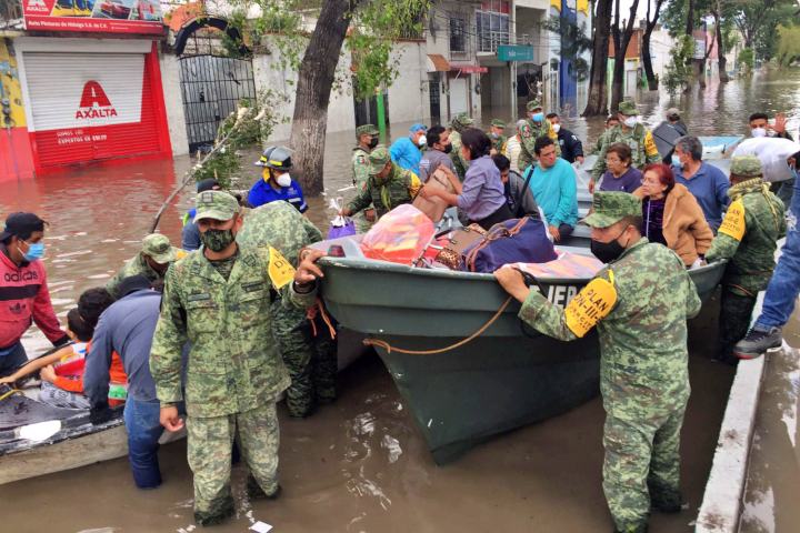 #Galería: Los héroes en la zona de desastre