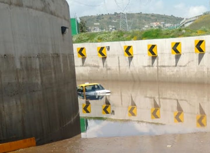 Fotos que demuestran que manejar en Pachuca en época de lluvia es un riesgo