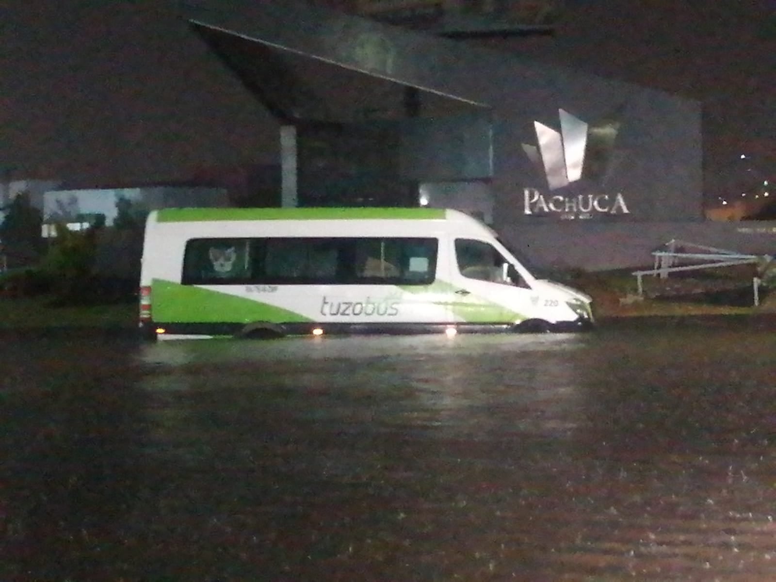 Fotos que demuestran que manejar en Pachuca en época de lluvia es un riesgo