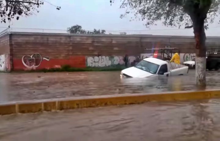 Fotos que demuestran que manejar en Pachuca en época de lluvia es un riesgo