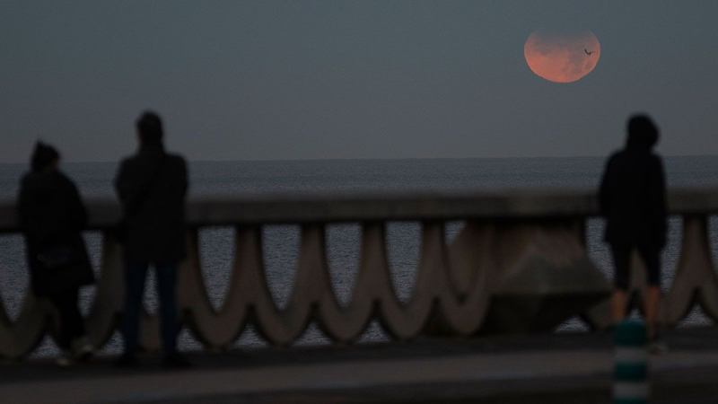 #Fotos: Así se vio el eclipse de Luna en México y en varias partes del mundo