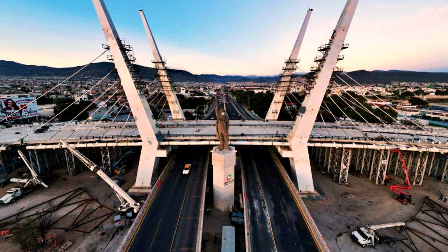 #Fotos: El puente atirantado de Pachuca, en su etapa final de construcción