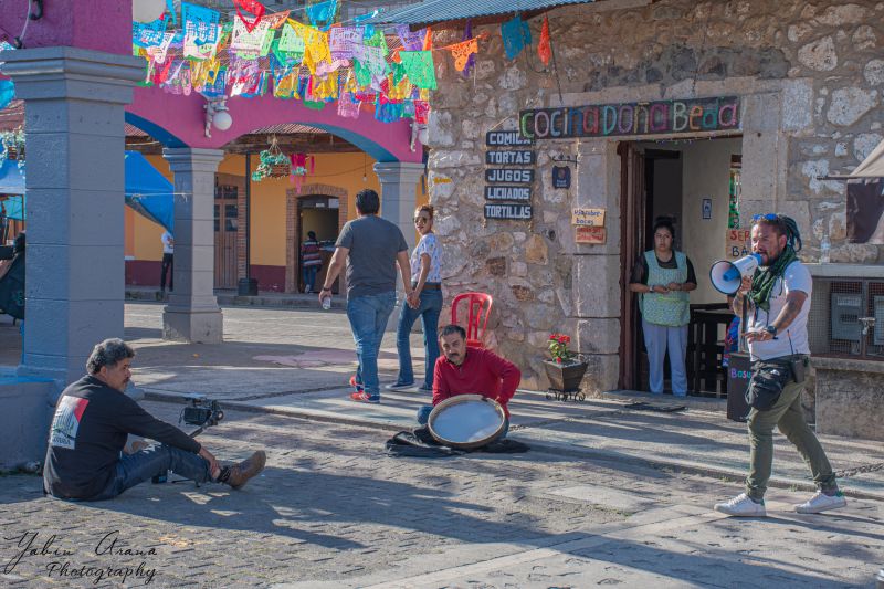 Productora de Hollywood filma película en Omitlán