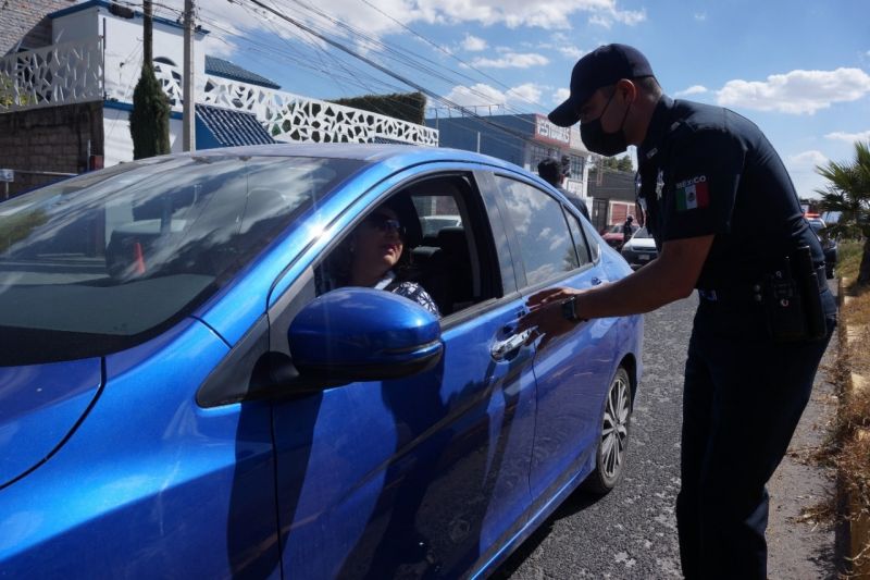 Retenes en Pachuca para verificar que automovilistas cumplan medidas sanitarias