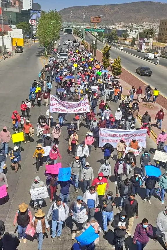 #Estrenón: Se registra primer bloqueo por manifestación en Puente Atirantado de Pachuca