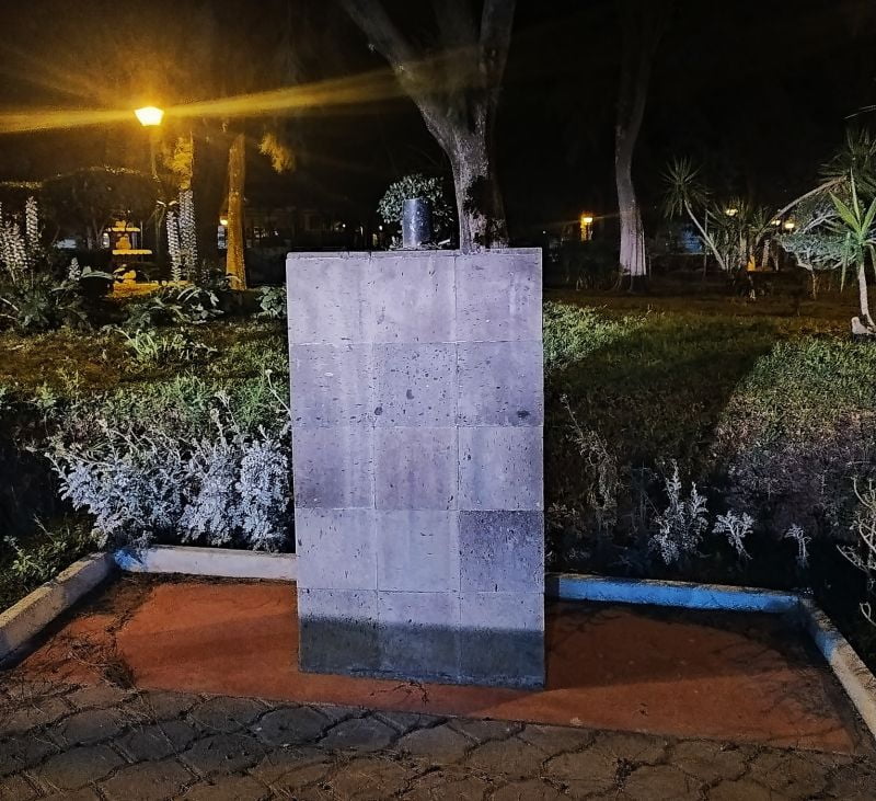 Desaparecen monumentos de bronce de personajes célebres en parques de Pachuca