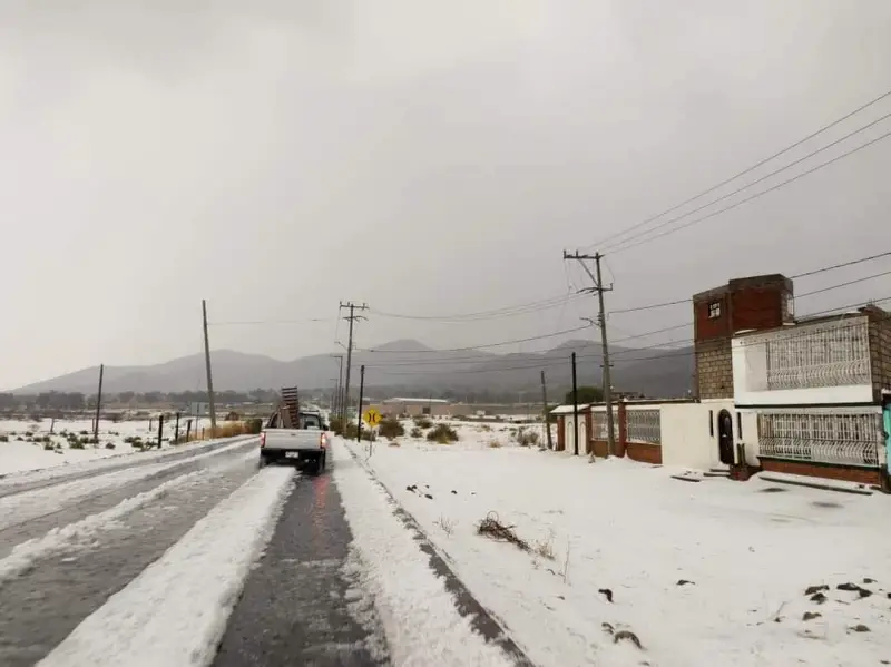 #Granizada: Se pinta de blanco la Pachuca - Ciudad Sahagún (fotos)