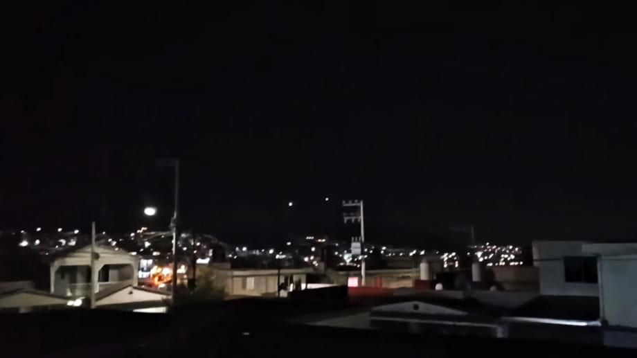 #Video: Captan extrañas luces en el cielo de Mineral de la Reforma