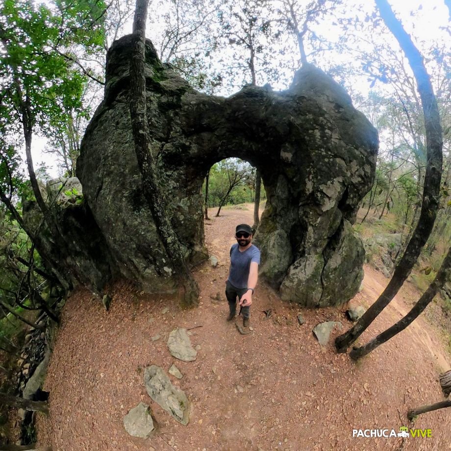 #ElArquito 🏞️ El parque con una curiosa formación rocosa escondida en el bosque de Huasca