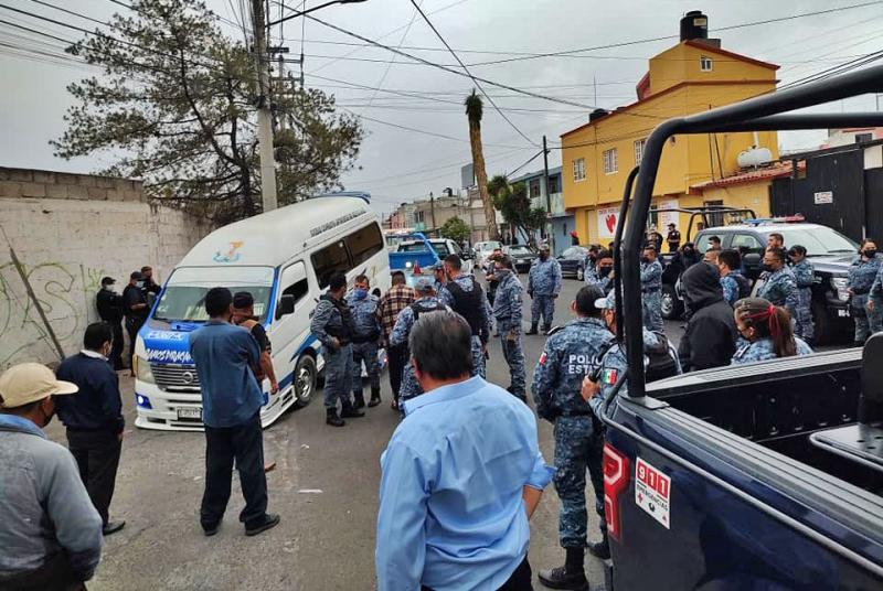 Así fue el enfrentamiento entre civiles y policías estatales en Pachuca (fotos y video)