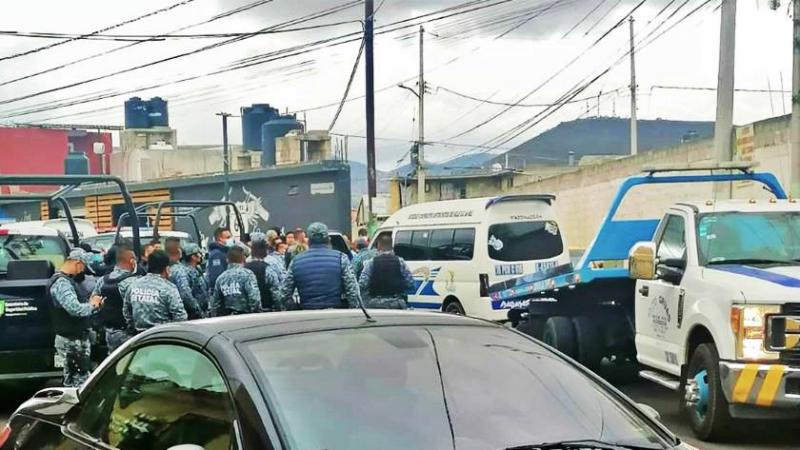 Así fue el enfrentamiento entre civiles y policías estatales en Pachuca (fotos y video)