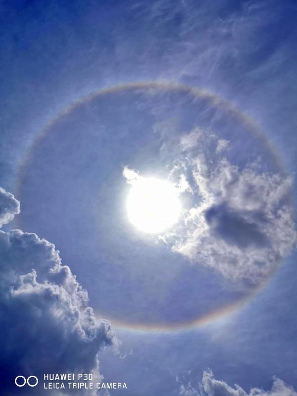 Así se vio el espectacular halo solar este lunes en Pachuca (fotos y video)