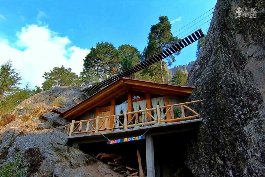 La espectacular cabaña entre dos rocas para hospedarte en Mineral del Chico