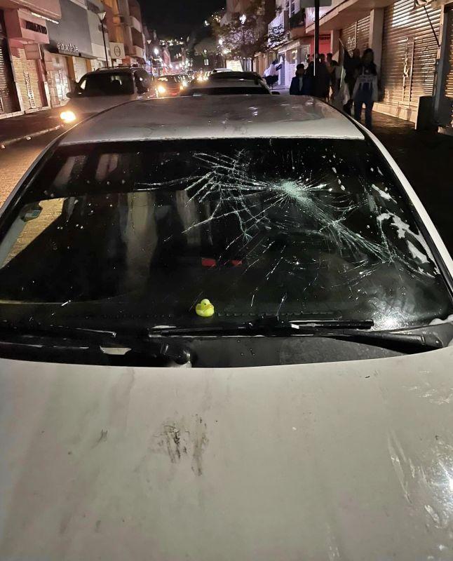 Destrozos en las calles durante la celebración del campeonato tuzo