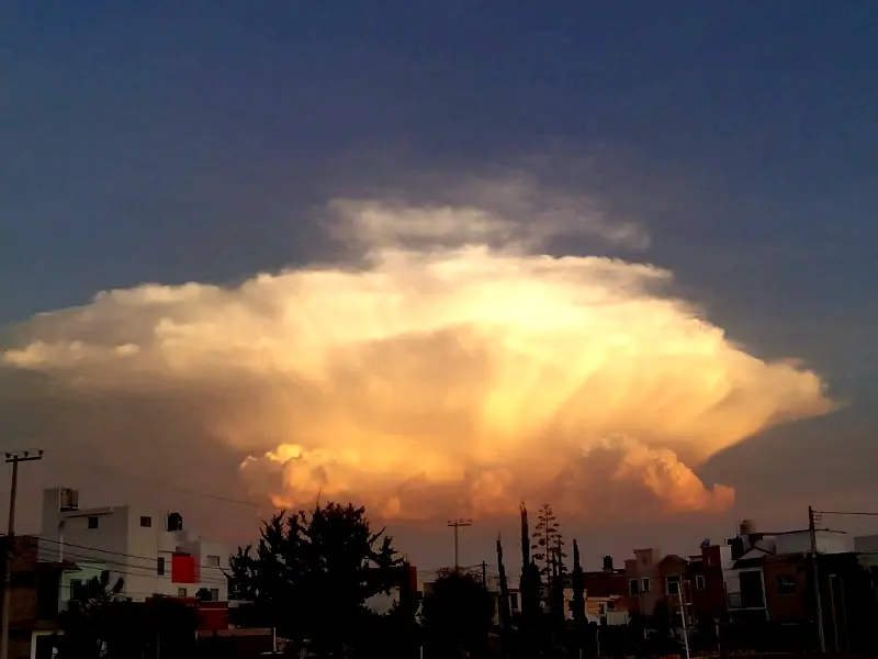 La impresionante nube tipo explosión que se vio en Pachuca y alrededores