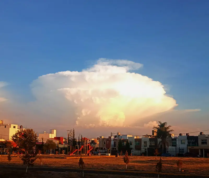 La impresionante nube tipo explosión que se vio en Pachuca y alrededores