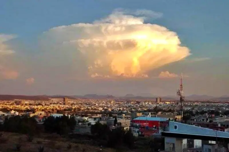 La impresionante nube tipo explosión que se vio en Pachuca y alrededores