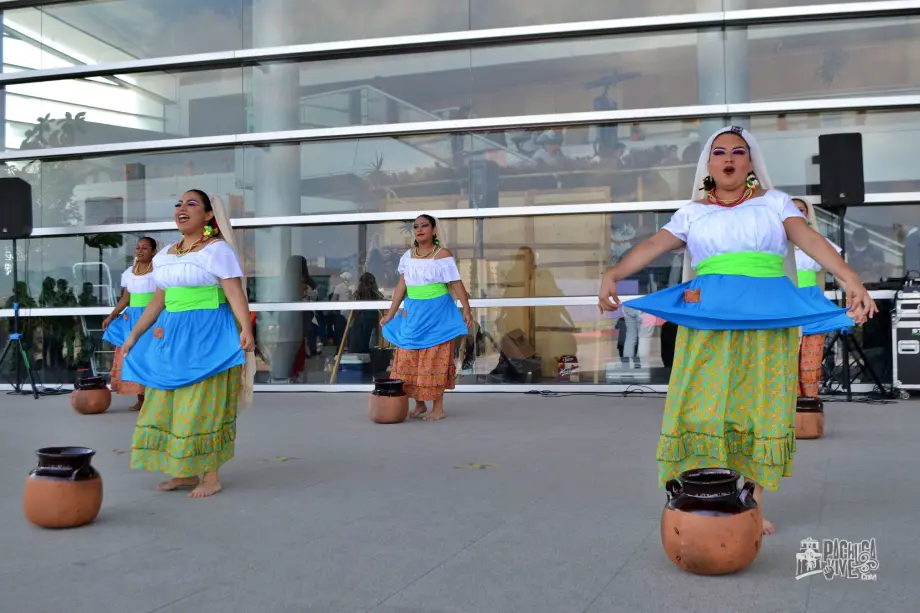 Llegó el Xantolo 2022; así se presentó en Pachuca esta bella tradición hidalguense (fotos y video)