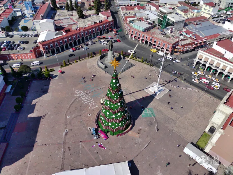 En fotos: así está quedando el árbol de Navidad de Pachuca