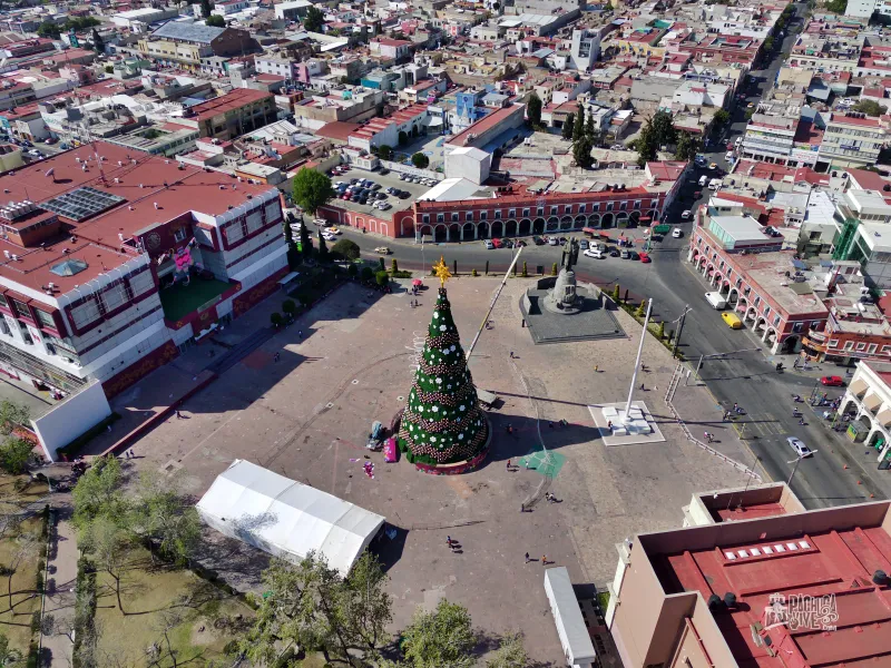 En fotos: así está quedando el árbol de Navidad de Pachuca