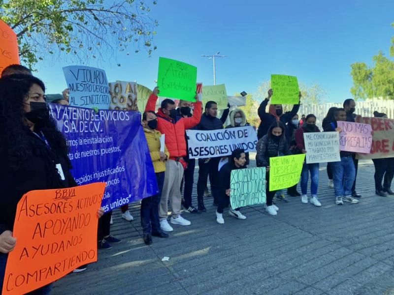 Trabajadores se manifiestan en Pachuca; acusan despidos injustificados y acoso laboral