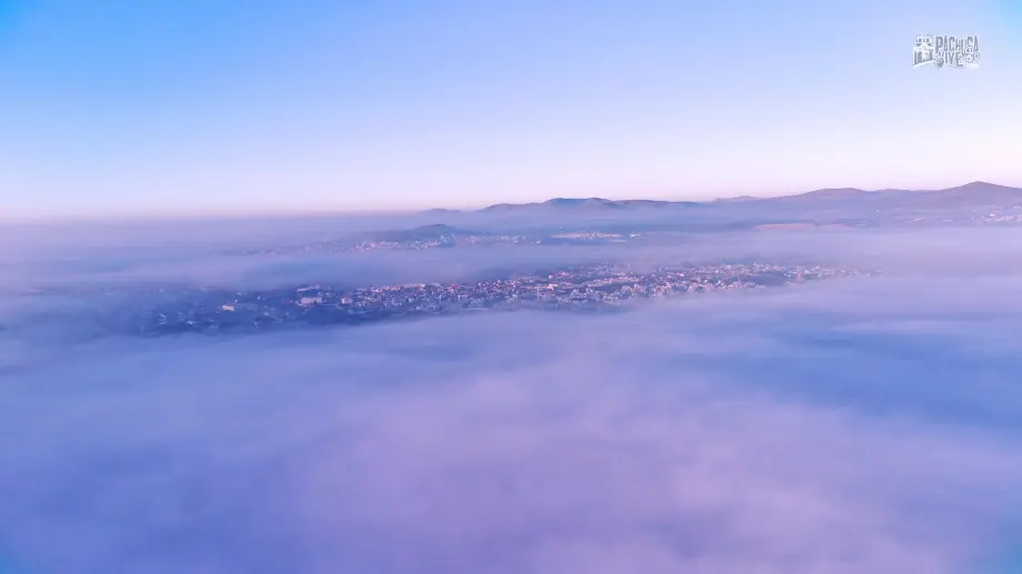 Amanece Pachuca bajo una espectacular capa de niebla