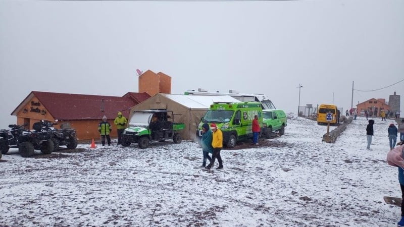 Clima ártico provoca nevadas en el centro del país