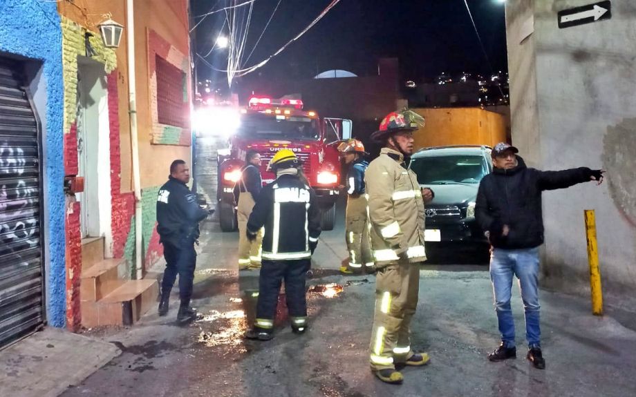 Flamazo genera alarma en céntrico barrio de Pachuca