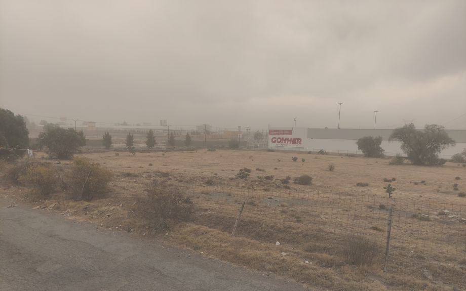 Ataca tormenta de polvo al sur de Pachuca | FOTOS