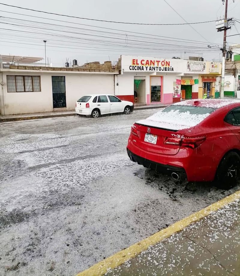 Pachuca se tiñe de blanco con intensa granizada (fotos y videos)