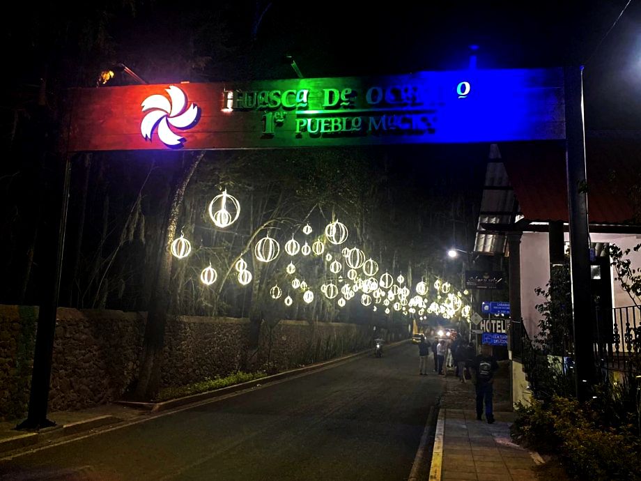 #Galería 💡 Así luce el Pueblo Mágico de Huasca con su nueva iluminación