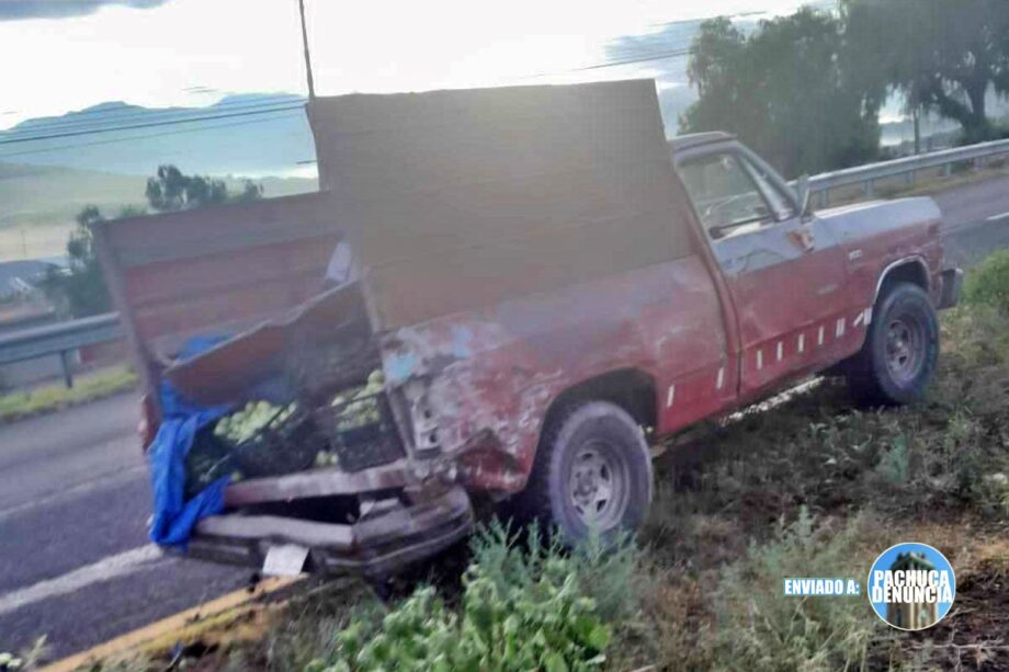 Impactan unidad de transporte, tráiler y camioneta en la Pachuca-Actopan (fotos y video)