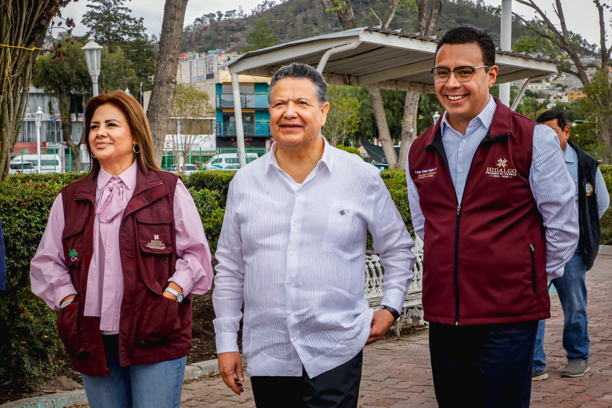 #Colorido 🌸 Jacarandas y astronómicas darán vida al Parque de los Hombres Ilustres, en Pachuca