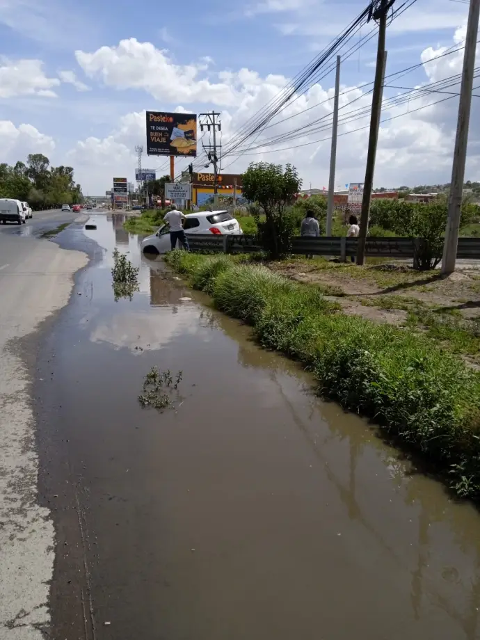 #Cuidado ❗ Megabache en el sur de Pachuca, auténtica trampa para automovilistas