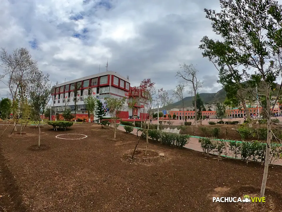 #Galería 🌳 Comienza a llenarse otra vez de vida y color el Jardín de los Hombres Ilustres de Pachuca