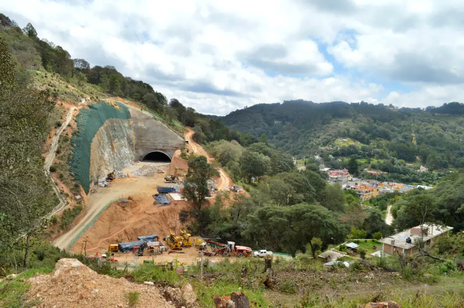 #Fotos 🛣️ Ya se ven los mega túneles... así va la carretera Real del Monte - Entronque Huasca