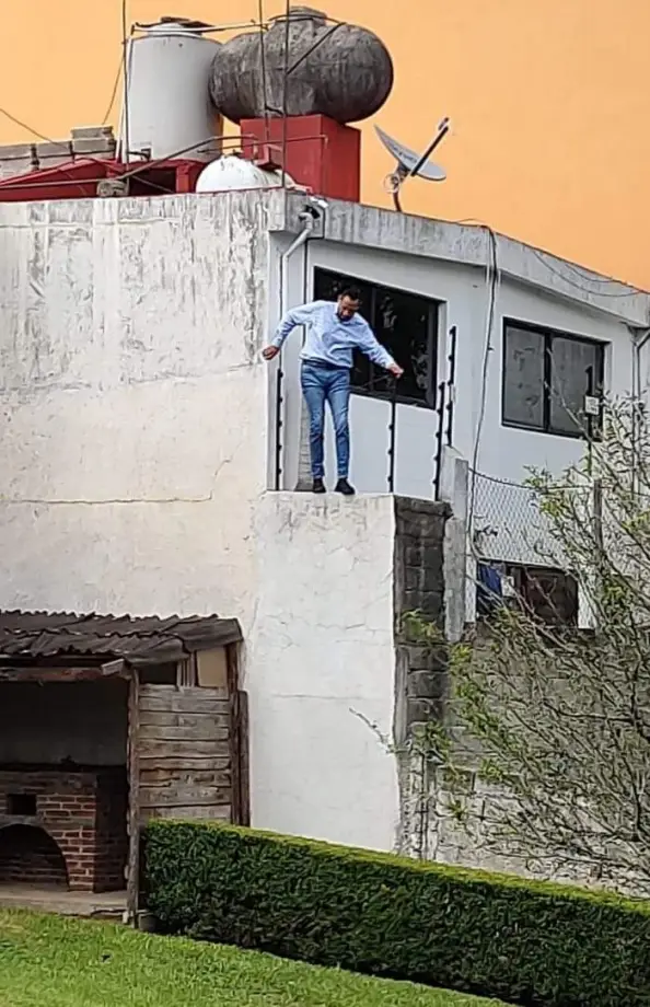 #Caos 🔥 Incendiaria protesta en Zacualtipán por abuso policial; el alcalde tuvo que salir huyendo