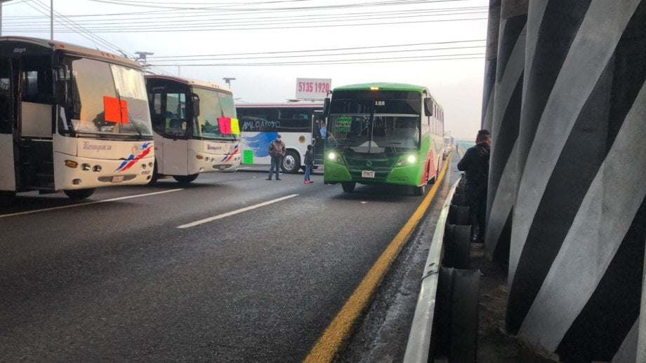 ¡Paralizada! Transportistas de Tizayuca realizan megabloqueo en la México-Pachuca