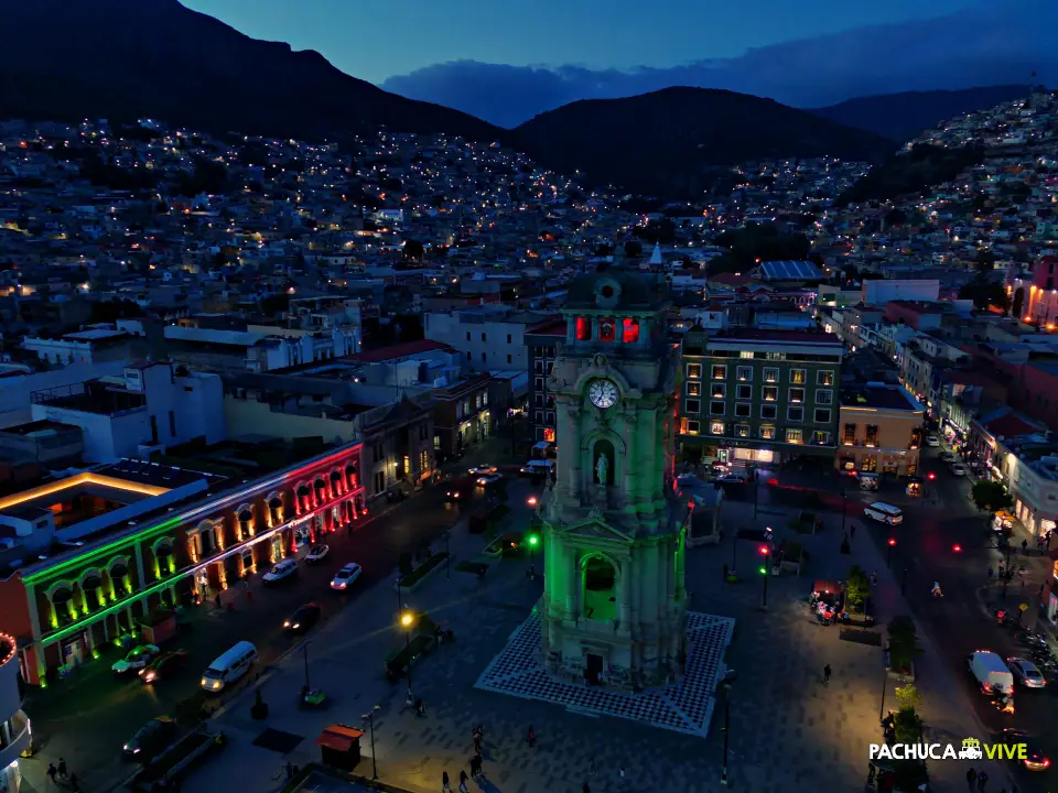 #Galería: Pachuca se pinta de colores patrios; así luce la Bella Airosa en este septiembre