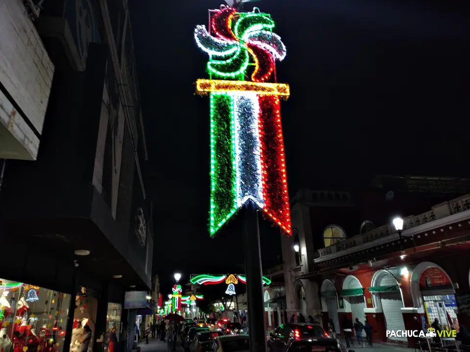 #Galería: Pachuca se pinta de colores patrios; así luce la Bella Airosa en este septiembre