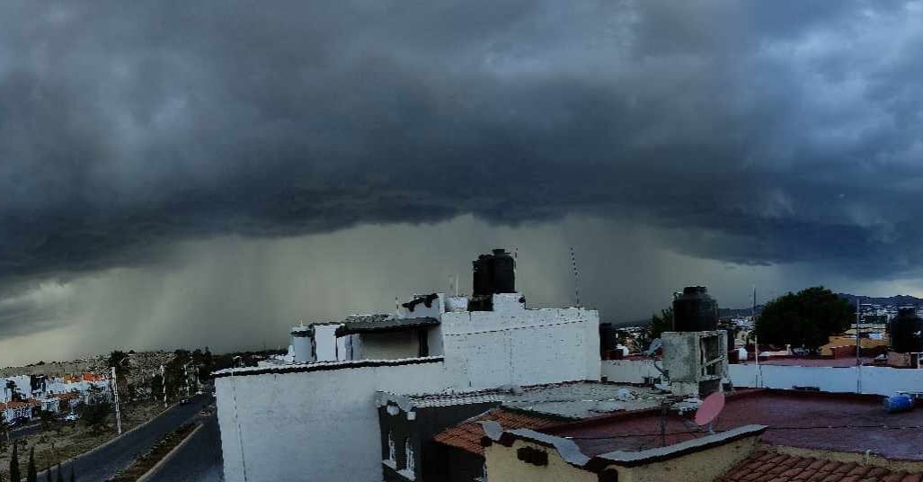 #Fotos 🌧 Así luce el cielo esta tarde de tormenta en Pachuca