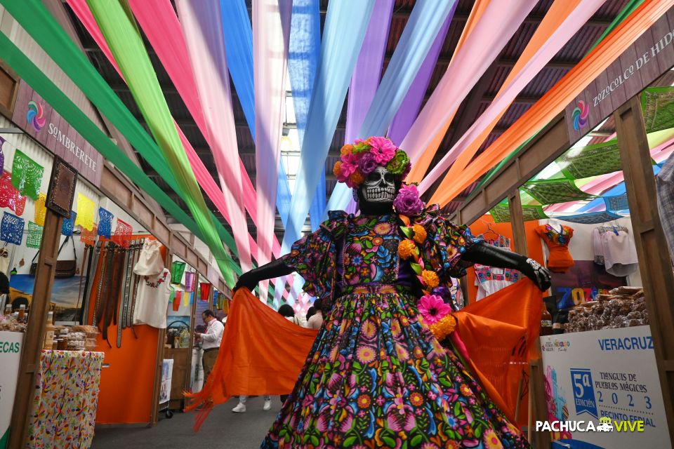 Rostros, trajes y color: galería del Tianguis de Pueblos Mágicos 2023 en su primer día