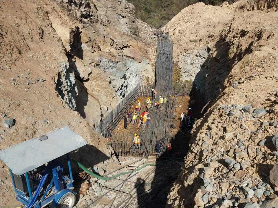 ¡Otra vez! Se desploma estructura sobre trabajadores en obras de la Real del Monte-Huasca (fotos y video)