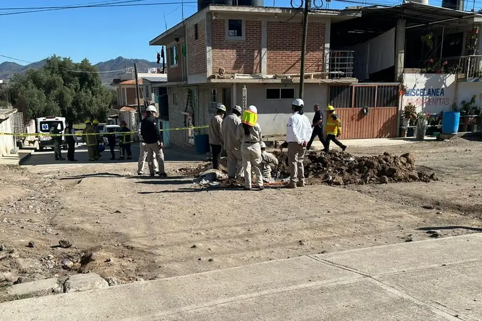 Desalojan 20 viviendas por fuga de hidrocarburo en zona urbana de Hidalgo