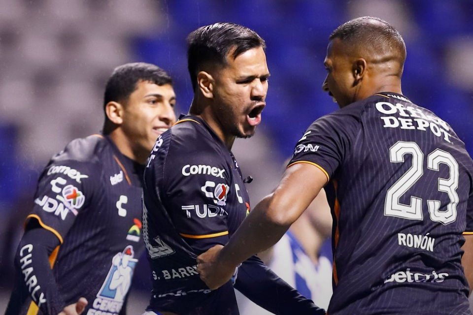 ¡Super Tuzos! Pachuca aplasta 1-4 al Puebla y regresa a la cima del torneo | Resumen